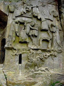 Felsrelief mit Golgatha-Szenen Felsrelief mit Golgatha-Szenen