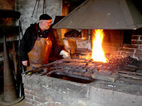 Schmied am Feuer