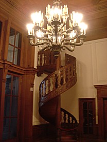 Kunstvoller Treppenaufgang